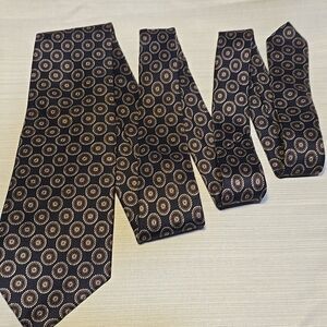 Oscar de la Renta Couture Silk Tie Paisley Geometric Coin Design Classic Formal